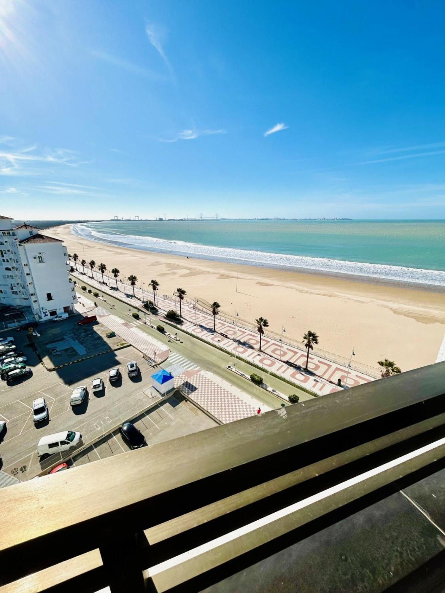 Gatu Arena " Preferente Mayores De 25 Anos Y Familias " El Puerto de Santa María Exterior foto